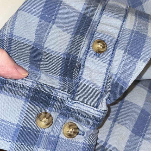 Duluth Trading Free Swingin’ Flannel button down shirt long sleeves size medium - Picture 9 of 11